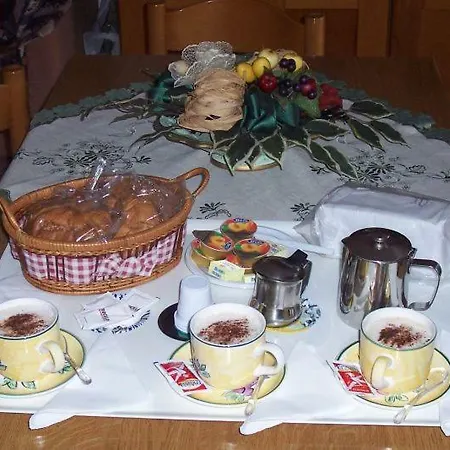 Ilys Bed & Breakfast 3*